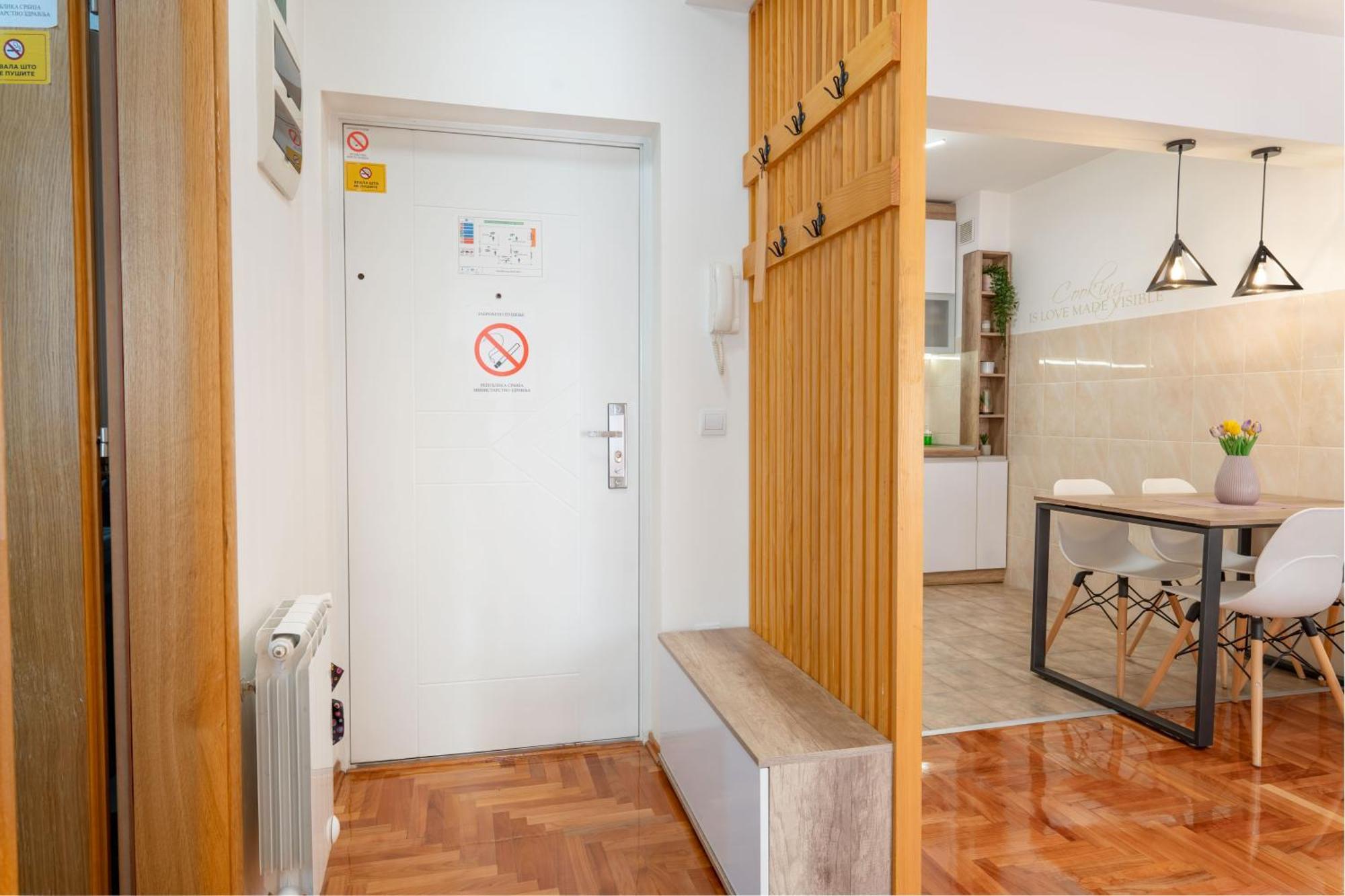 Harizma Apartmani Kragujevac Exterior foto